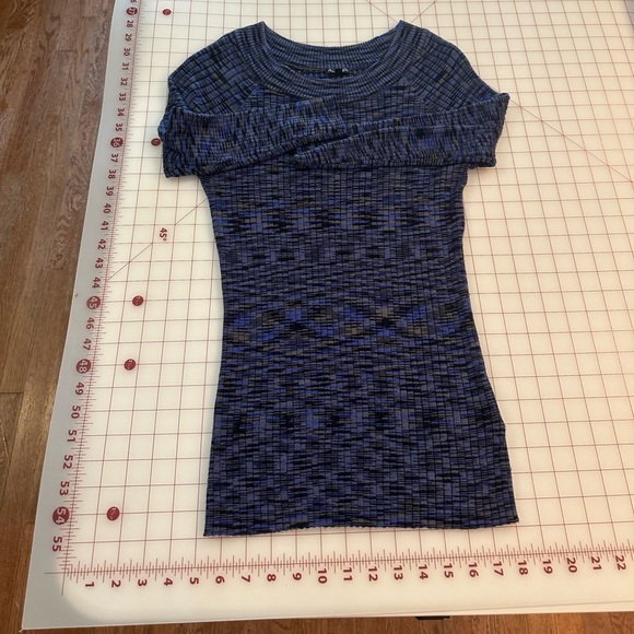 Hannah size large black and indigo body con long sleeve scoop neck sweater - Picture 8 of 16